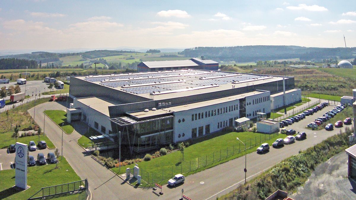 LIROS_Solar_Dach Liros Fabriken i Tyskland